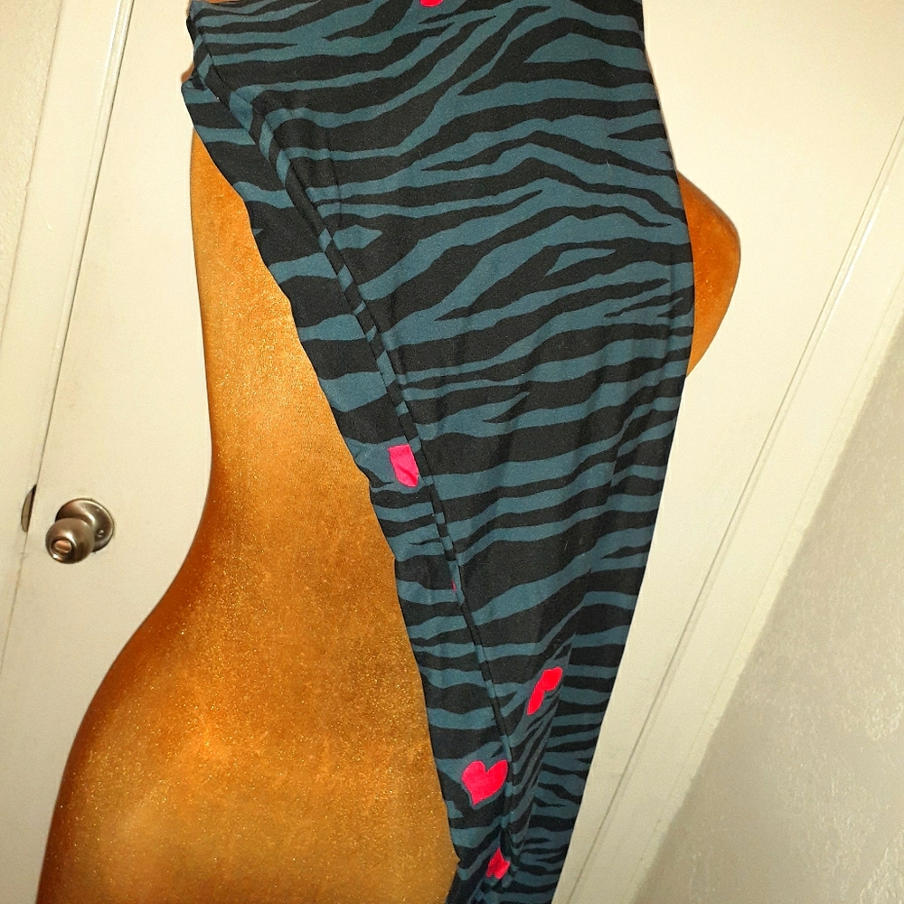 LuLaRoe Valentine's Leggings TC